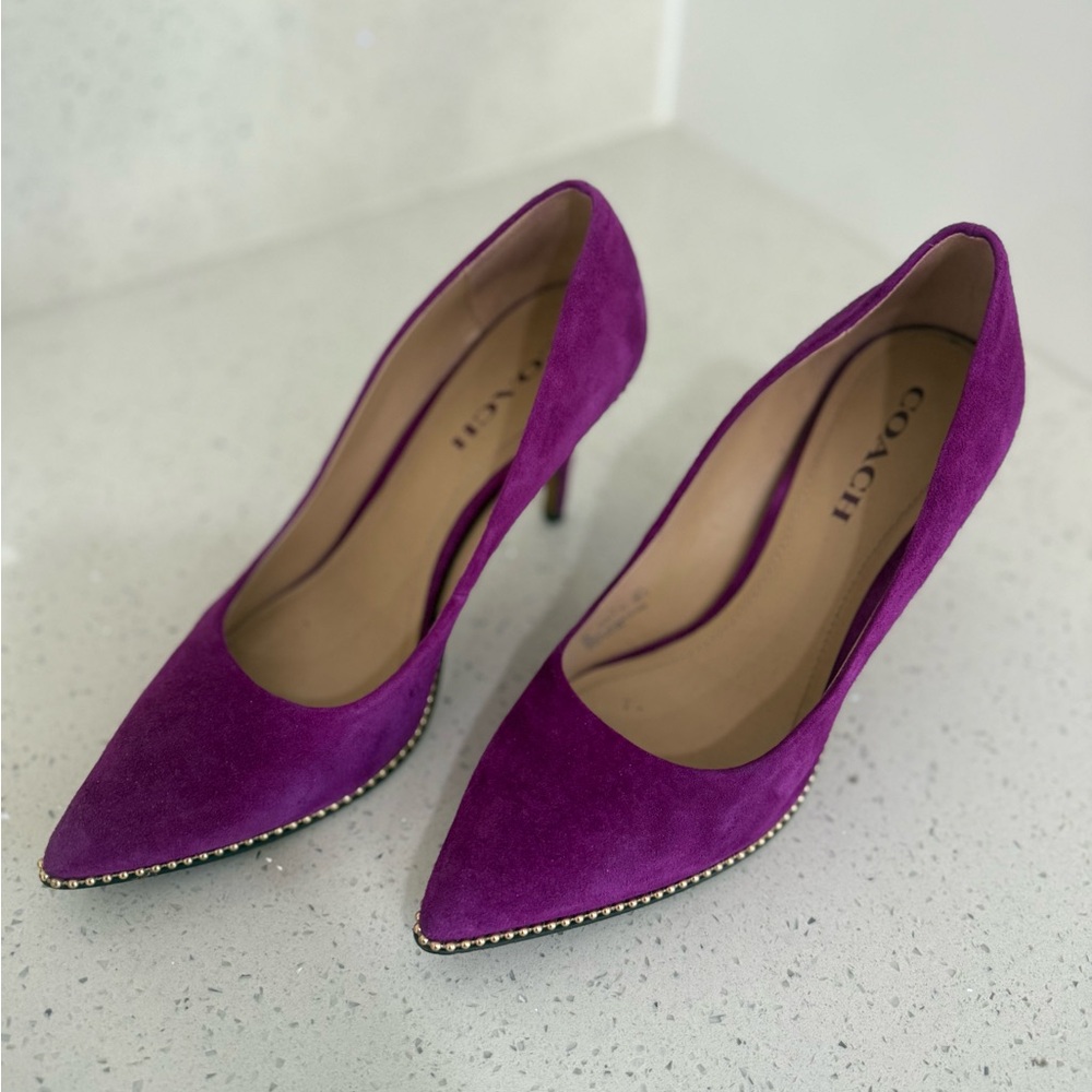 Coach Suede Studded Trim Pumps – Size 9 – Magenta
